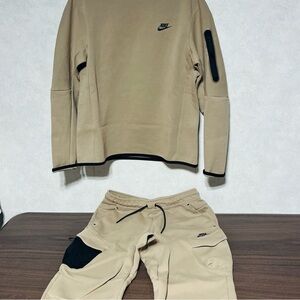 Nike Men's Tan/black trim pockets sweatshirt with matching joggers size medium